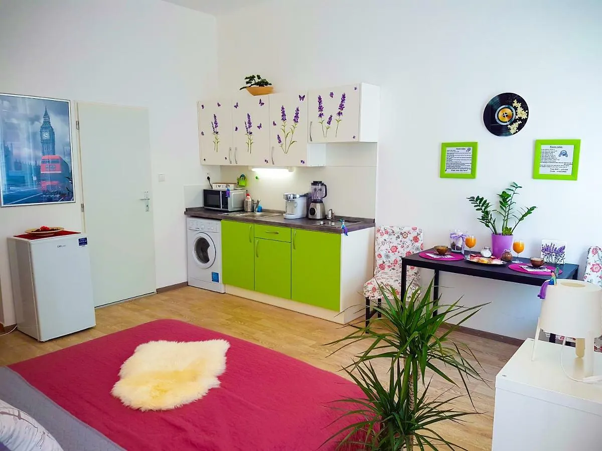 Prague Private Apartments 0*,